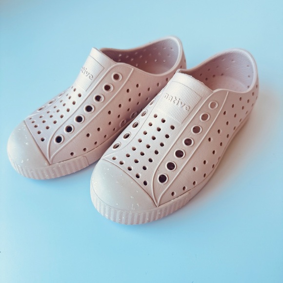 New Native Kids Jefferson Bloom Shoes - C10 in Chameleon Pink / Shell Speckles - Picture 1 of 6